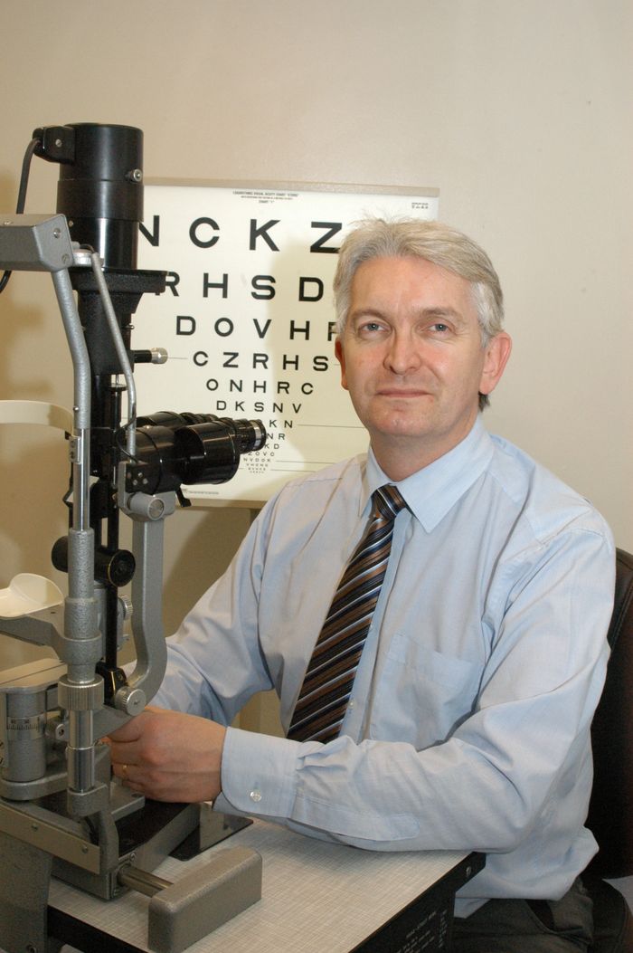 Liverpool Ophthalmologist Retinal Expert
